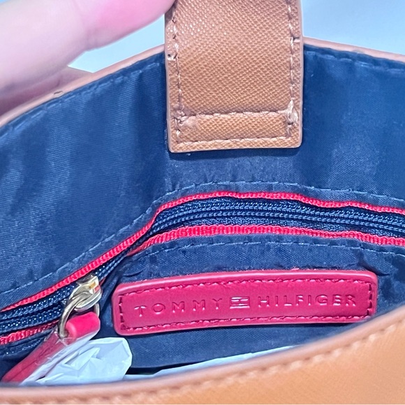 Tommy Hilfiger Mini Bag Crossbody with Chain Strap - Picture 7 of 9